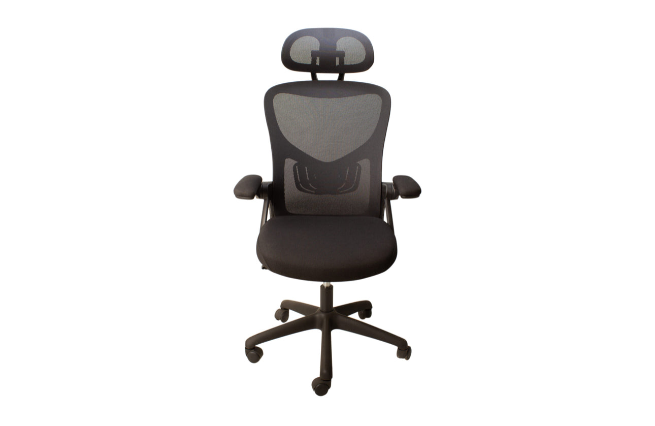 SILLA EJECUTIVA EN MALLA NEGRA
CON BRAZOS ABATIBLES