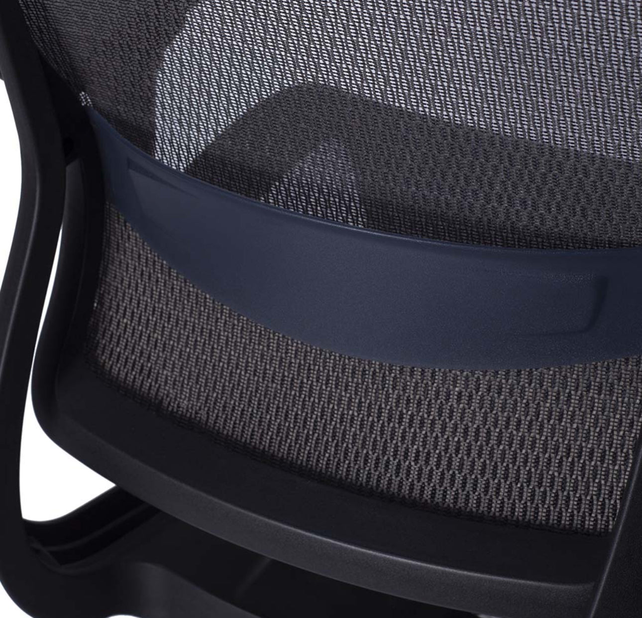 SILLA DIRECTIVA EN MALLA NEGRA Y REPOSANUCA