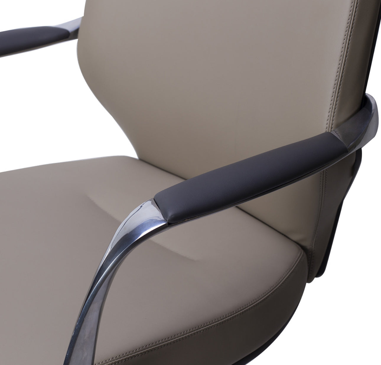 SILLÓN DIRECTIVO EN DECOPIEL
CON RESPADO BAJO