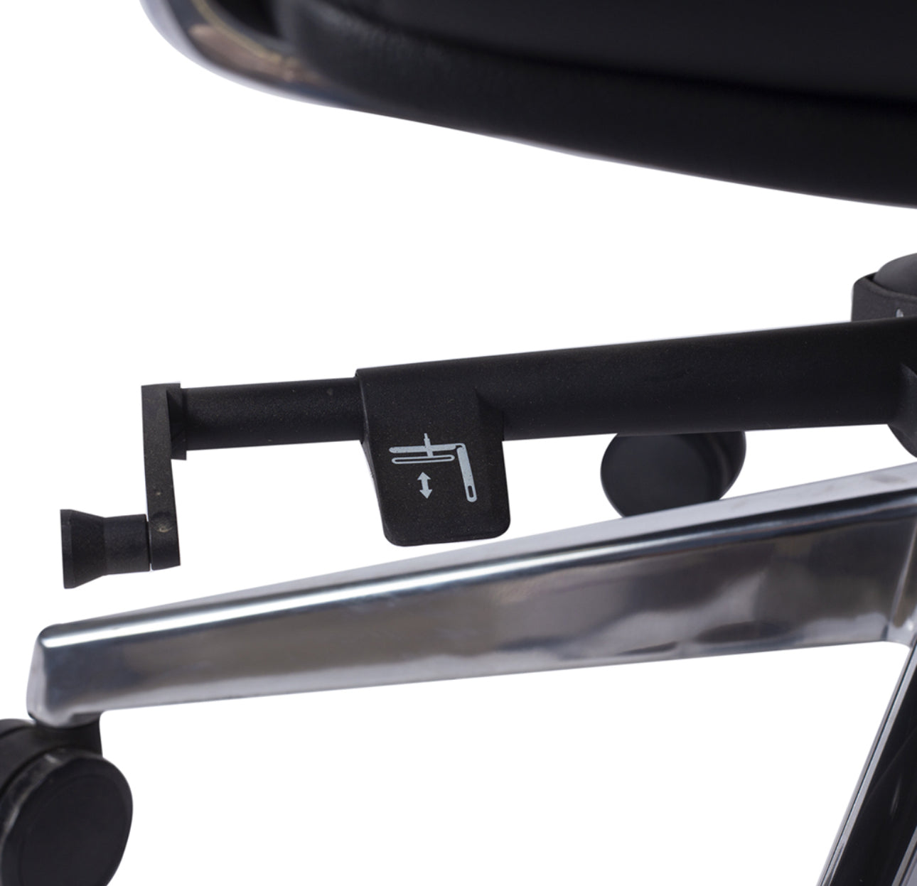 SILLÓN EJECUTIVO EN PIEL
CON RESPALDO ALTO