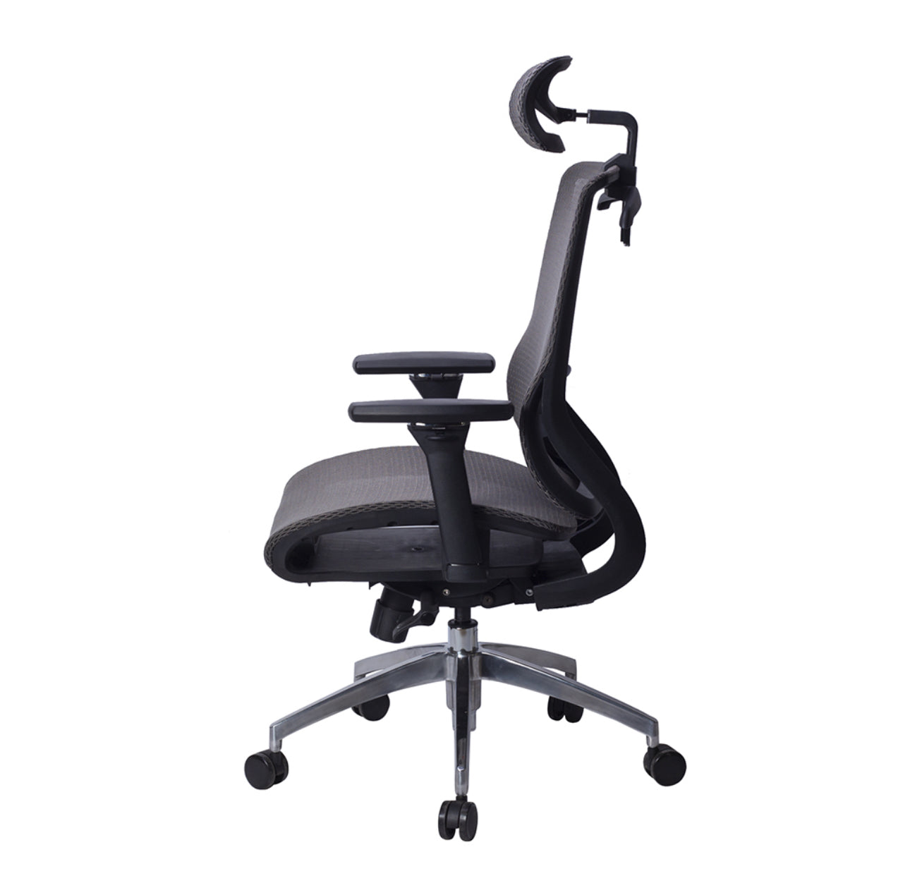 SILLA DIRECTIVA EN MALLA NEGRA Y REPOSANUCA