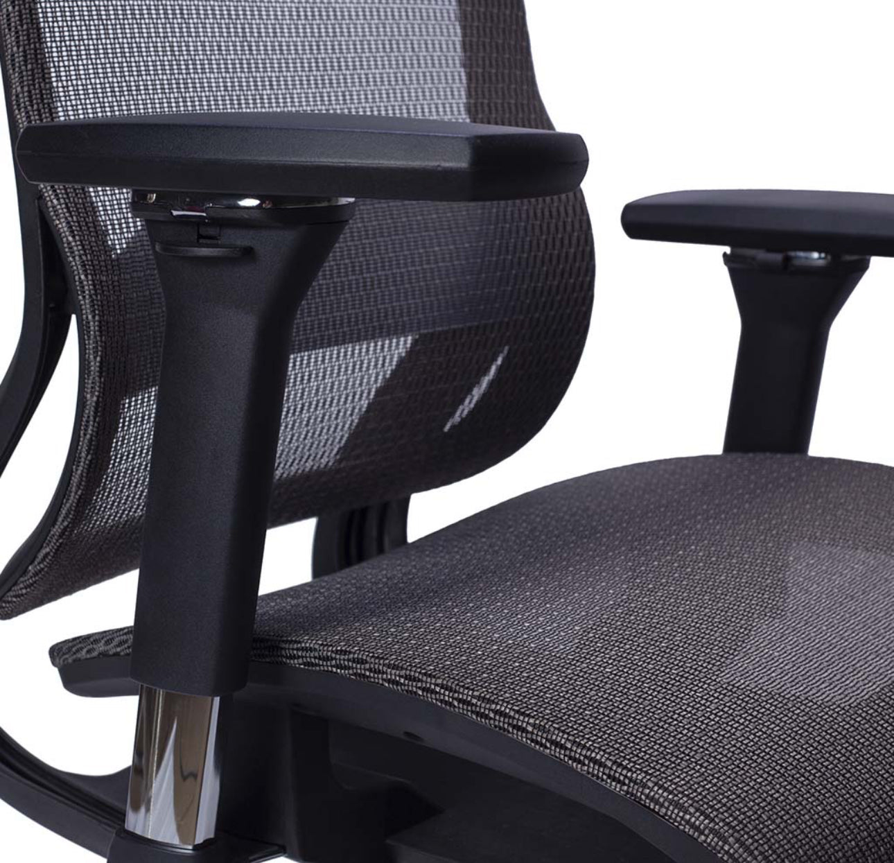 SILLA DIRECTIVA EN MALLA NEGRA