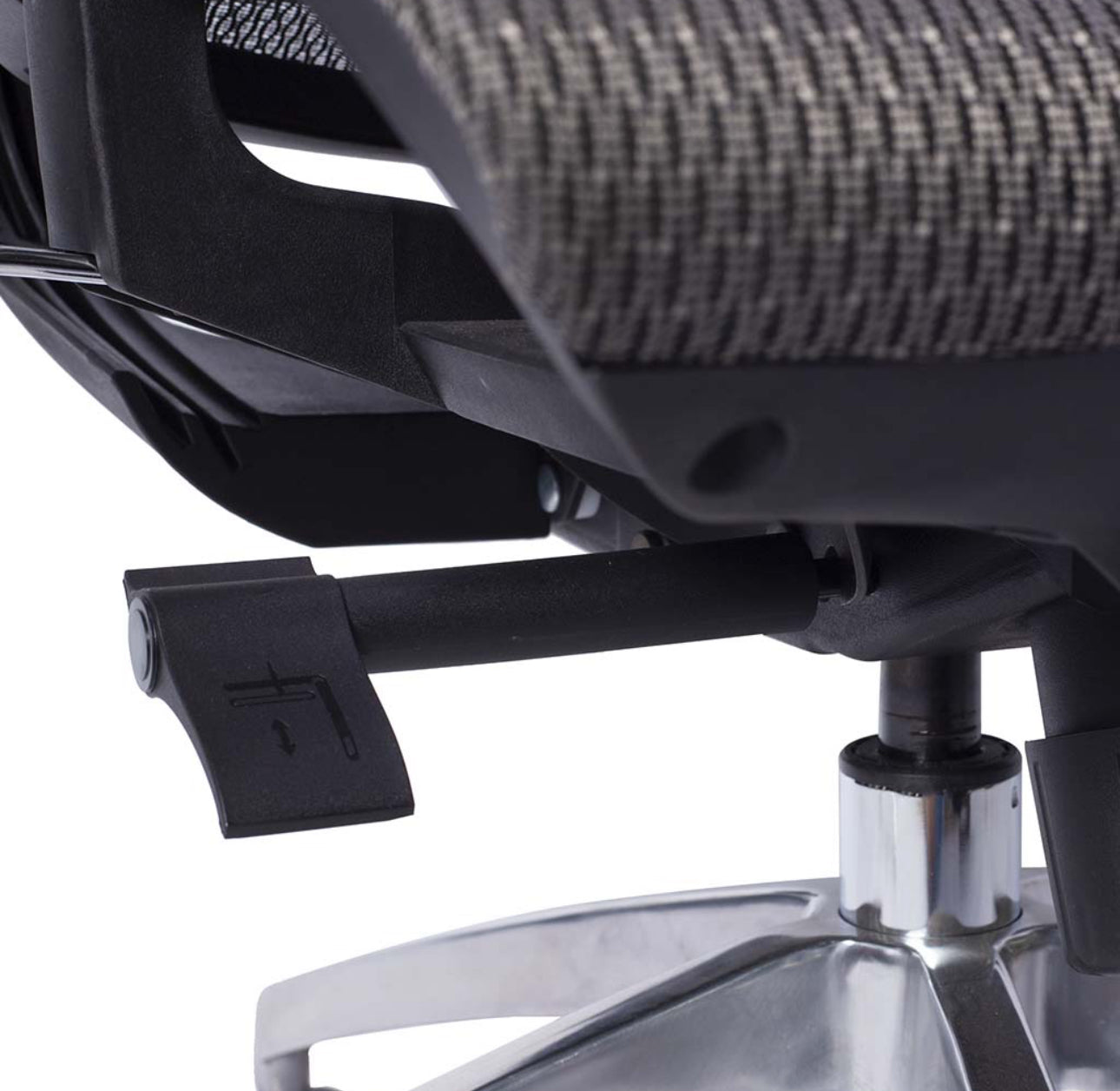 SILLA DIRECTIVA EN MALLA NEGRA Y REPOSANUCA