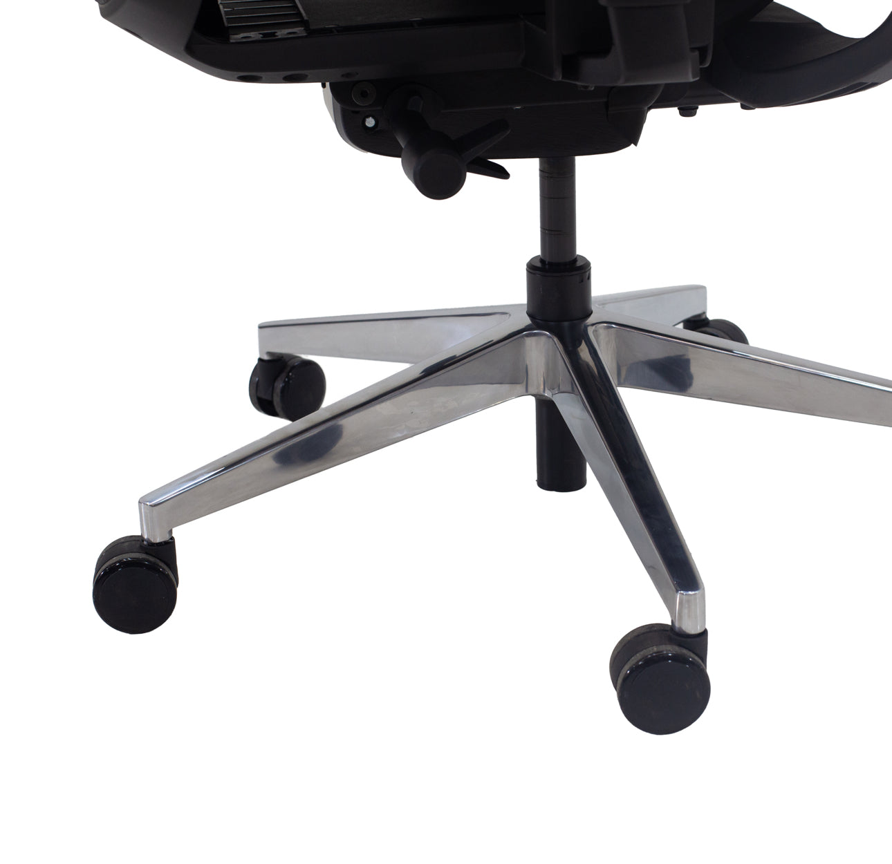 SILLA EJECUTIVA EN MALLA GRIS
OSCURO