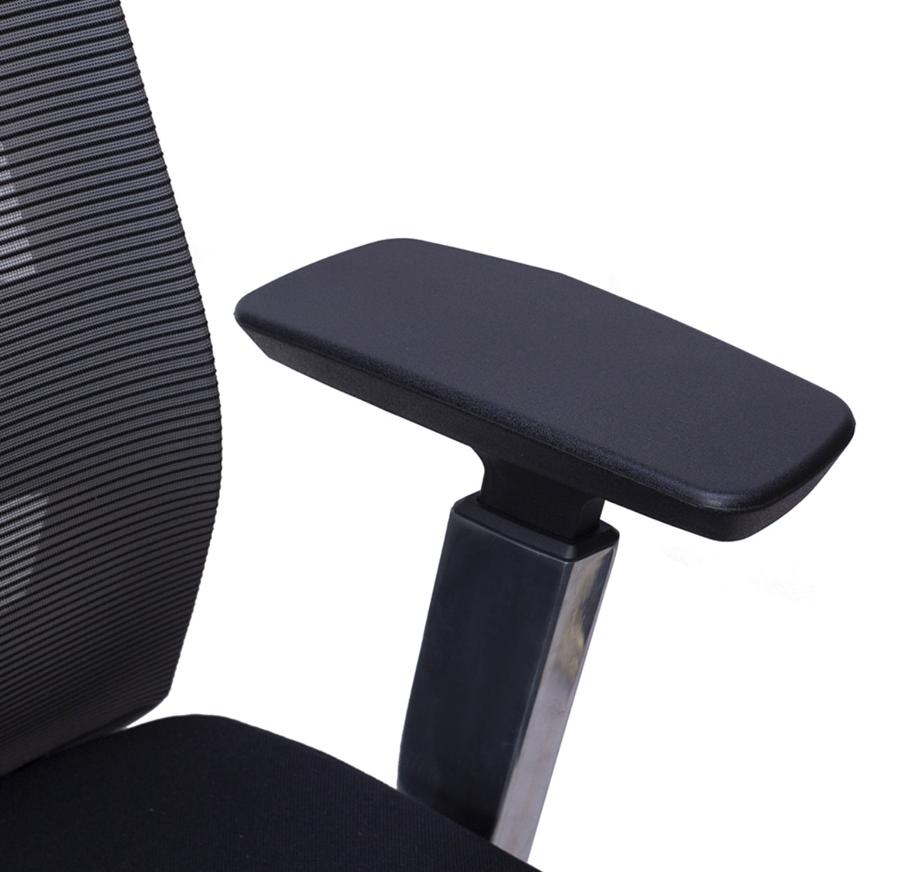 SILLA EJECUTIVA EN MALLA NEGRA