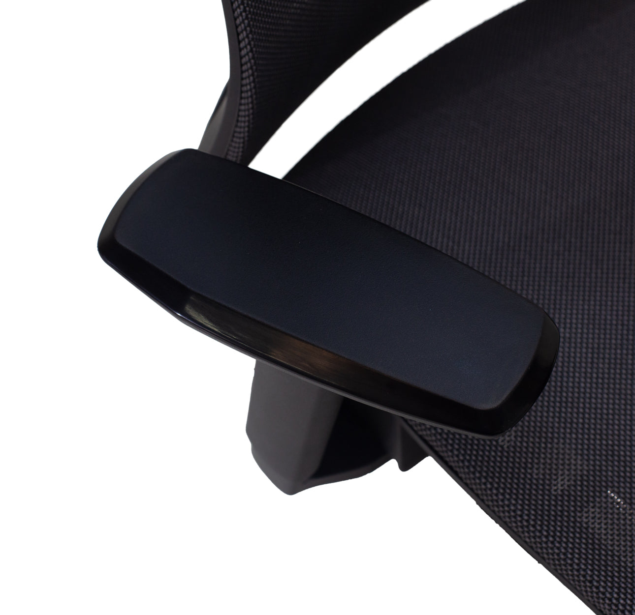 SILLA EJECUTIVA EN MALLA GRIS
OSCURO