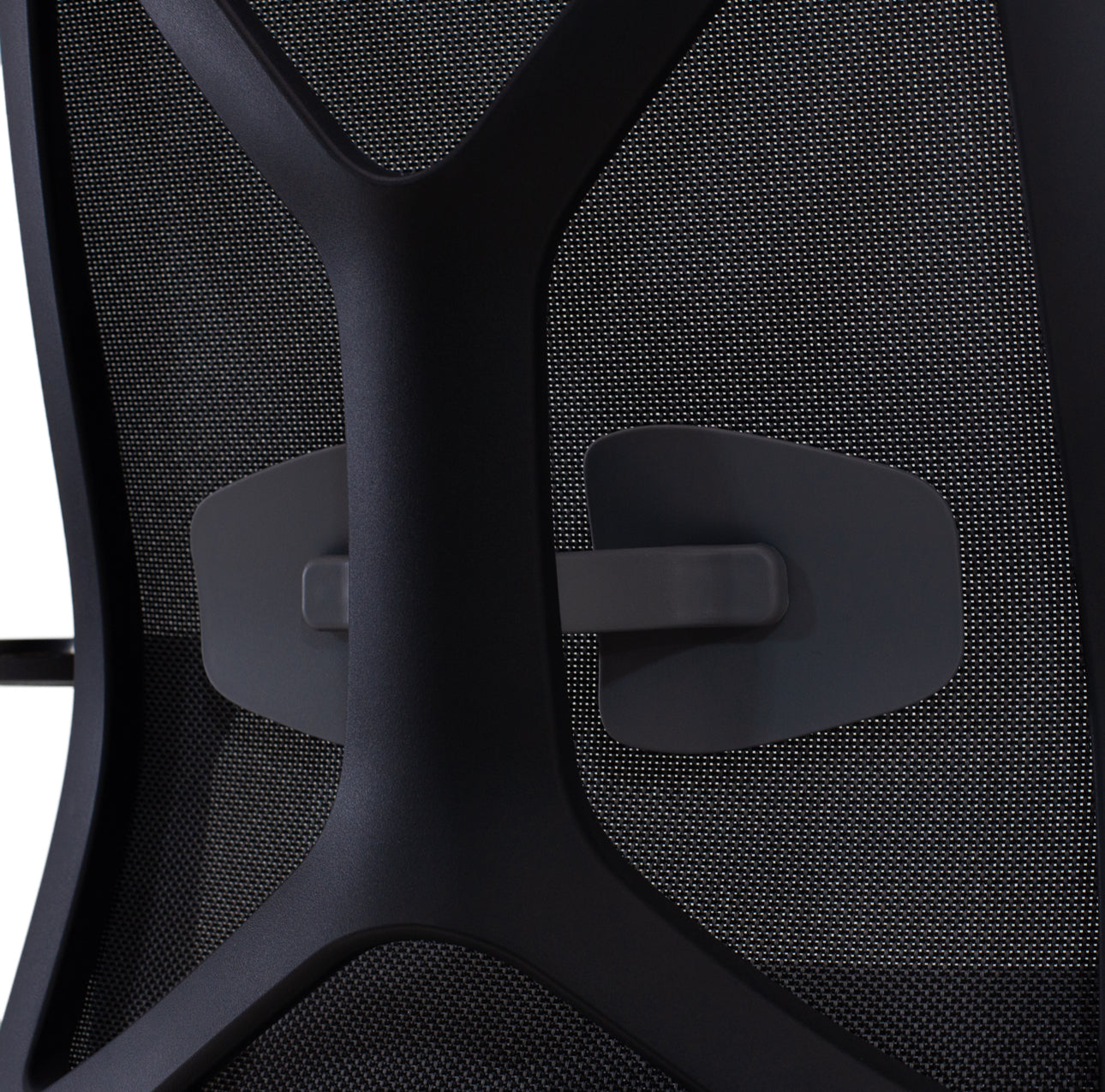 SILLA EJECUTIVA EN MALLA GRIS
OSCURO
