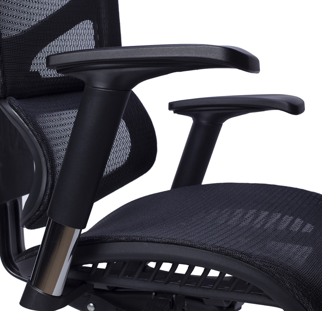 SILLA EJECUTIVA EN MALLA NEGRA
